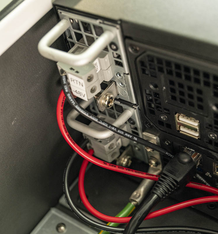 Hệ thống cạnh ngoài trời Supermicro Bộ nguồn DC dự phòng