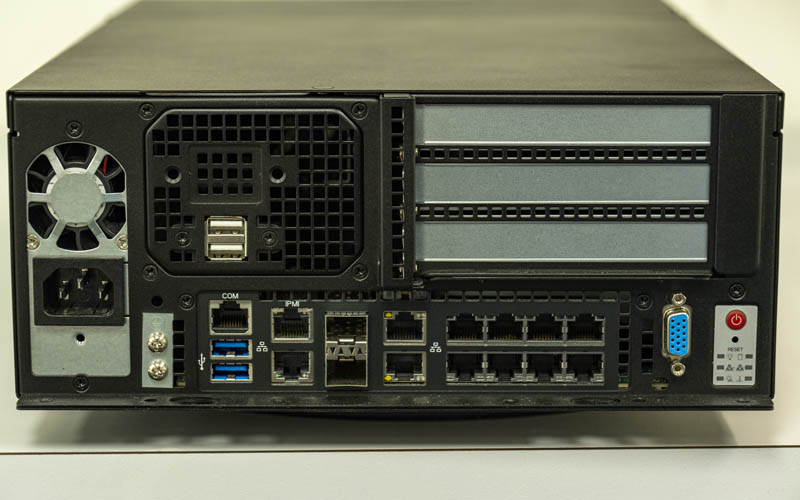 Supermicro E403 Nút phía sau