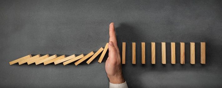 Phản ứng dây chuyền trong khái niệm kinh doanh, doanh nhân can thiệp lật đổ
