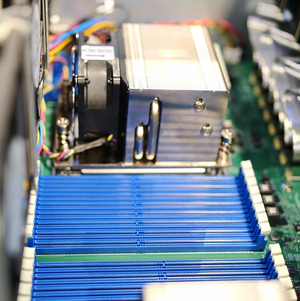 CPU socket TNR Supermicro AS 4124GS và RAM SC19