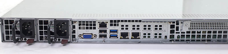Supermicro SYS 5019C MR Phía sau IO và nguồn điện