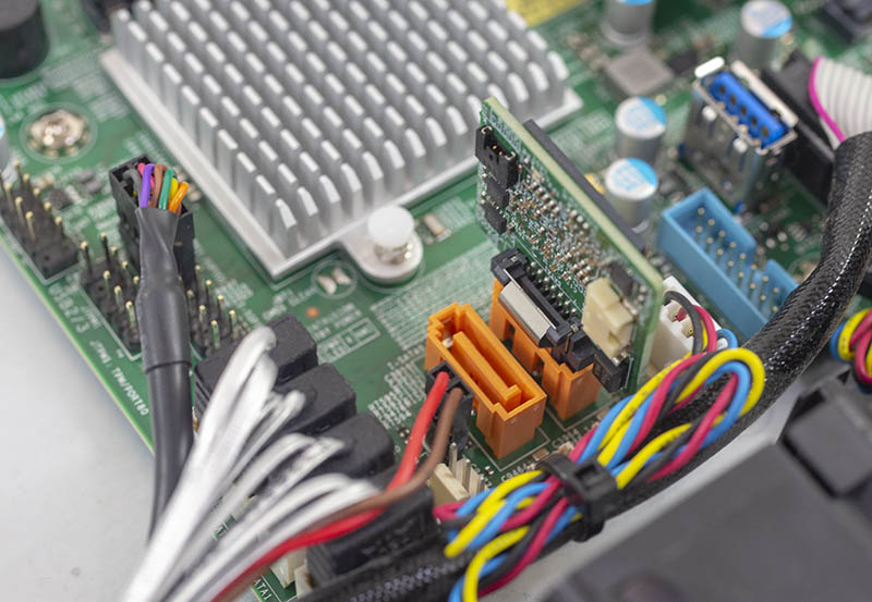 Supermicro SYS 5019C MR 128GB SATADOM trên bo mạch chủ X11SCM F