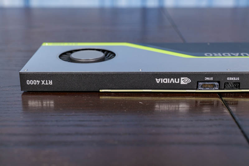 Đầu và quạt NVIDIA Quadro RTX 4000