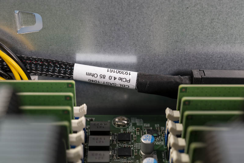 Cáp siêu thanh PCIe Gen4 2049P TN8R