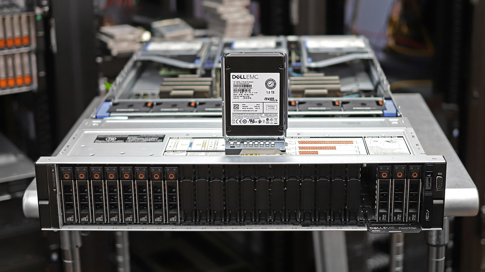 Khoang ổ đĩa trước Dell EMC PowerEdge R750