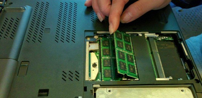 cài đặt RAM laptop