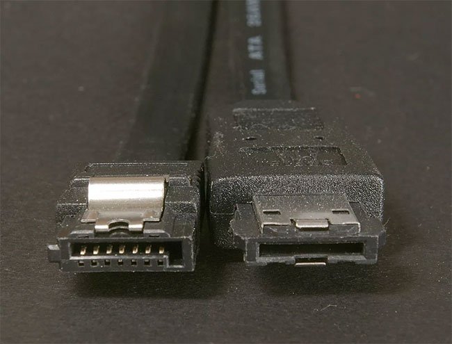 External Serial ATA là một tập hợp con của các thông số kỹ thuật bổ sung cho tiêu chuẩn interface Serial ATA
