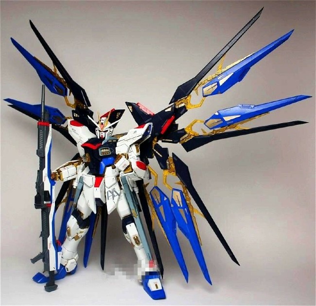 Gunpla Perfect Grade của Gundam ZGMF-X20A Strike Freedom