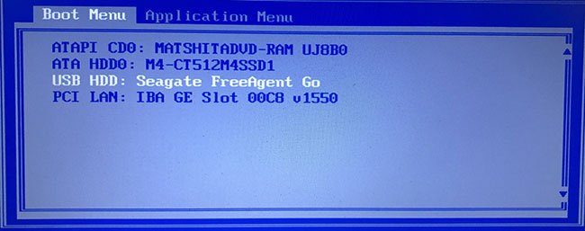 Chọn boot từ USB hoặc DVD thay vì ổ cứng