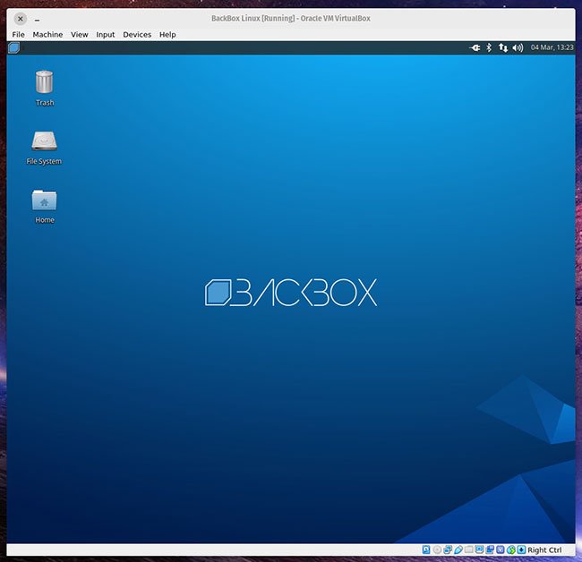 Sau khi cài đặt BackBox, hãy khởi động lại hệ thống, rút USB và đợi màn hình đăng nhập xuất hiện