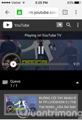 Mở 1 video YouTube trên smartphone