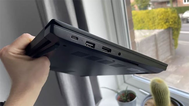 Các cổng trên Lenovo ThinkPad E14 khá thông dụng