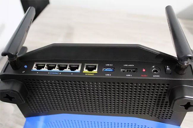 Các cổng trên router