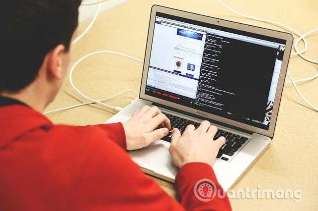 Thực hiện truy cập và sử dụng trái phép router