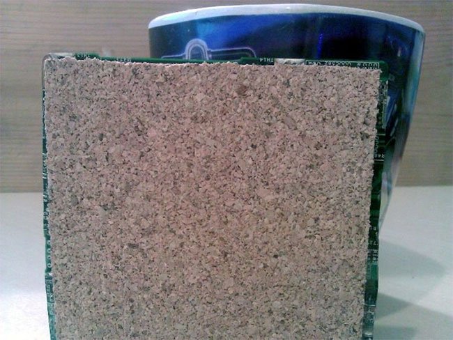 Miếng lót ly làm từ bo mạch chủ cũ