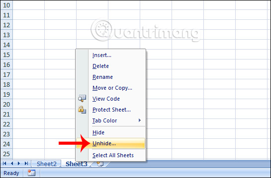 Unhide để hiện lại sheet