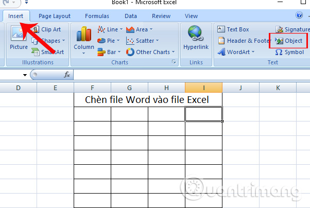 Nhấn chọn tab Insert